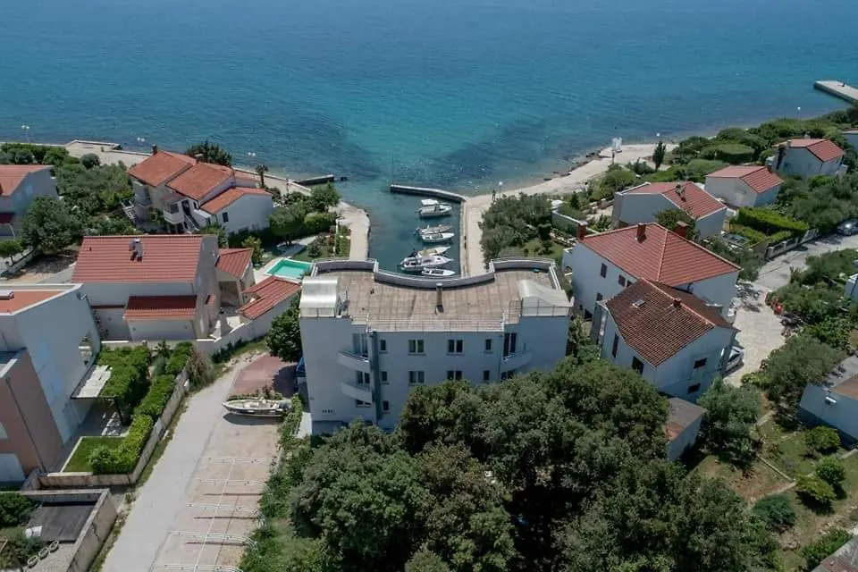 Apartmani Sollei Petrčane 0*,
